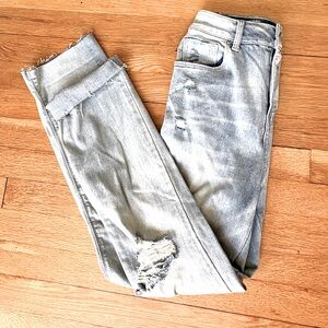 HOPE SLIM SPRAICHT LEG
HIGH RISE FIT
SOUNDSTYLE
Distressed Jeans 4